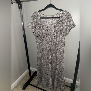 LOFT Leopard Print Short Sleeve V Neck Midi Dress Size 14 elastic waist